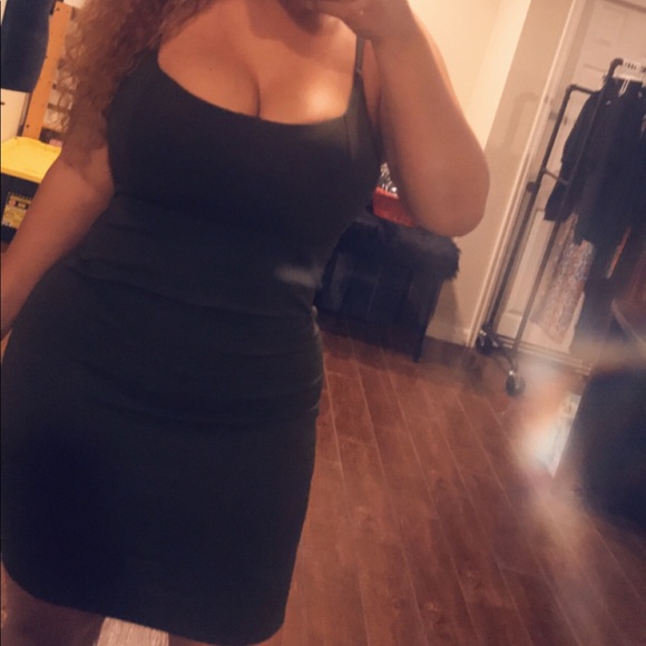 ❗️SALE❗️Trendy Boutique Bodycon Dress - Picture 3 of 5